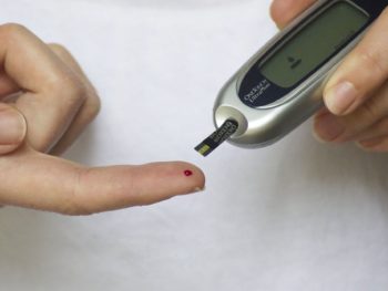 picture-of-glucose-meter