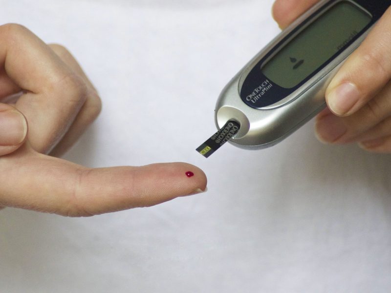 picture-of-glucose-meter