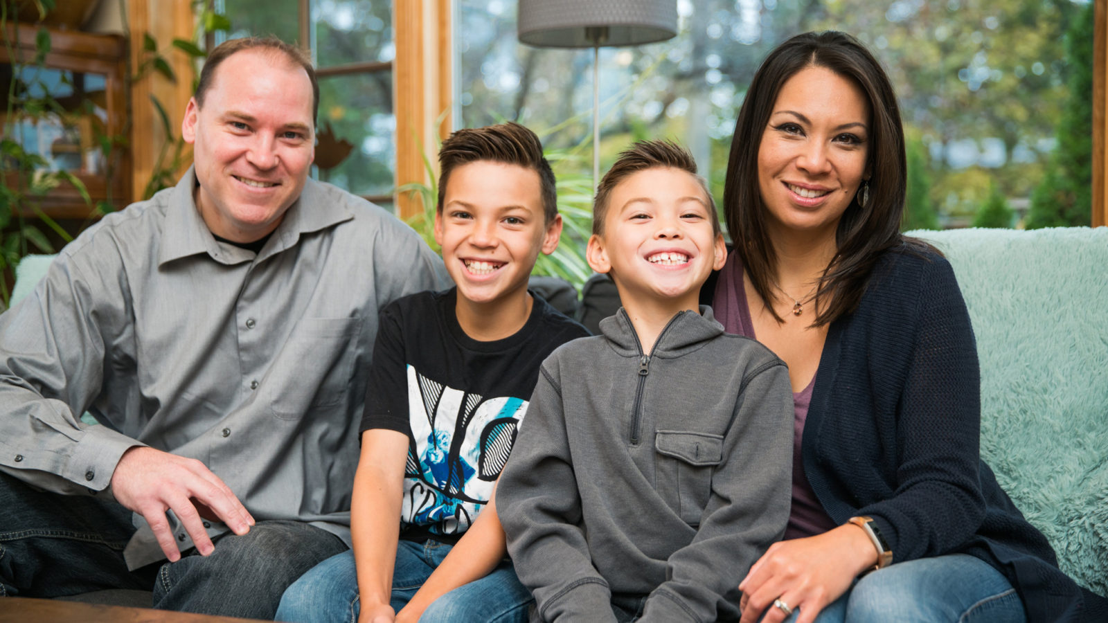 photo-of-happy-family